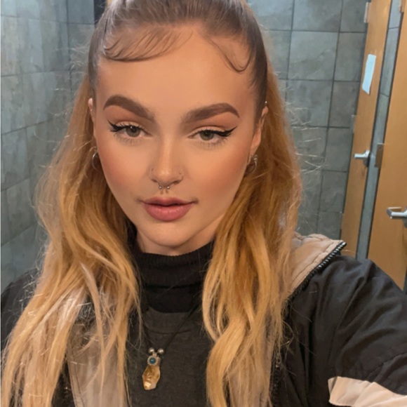 Meet your Posher, Brooklyn - Picture 1 of 1